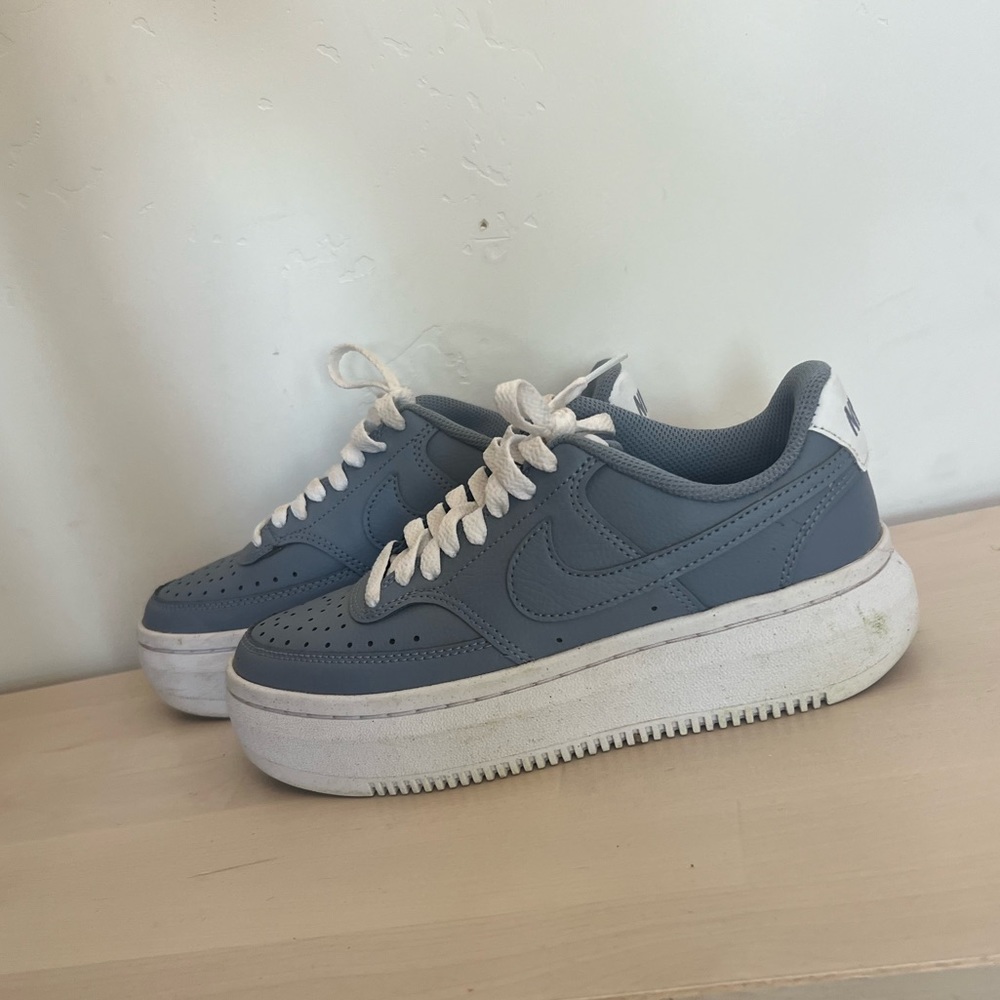 Nike women’s court vision Alta